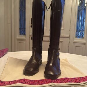 Tori Burch leather chocolate boot.. beautiful 1 inch heel